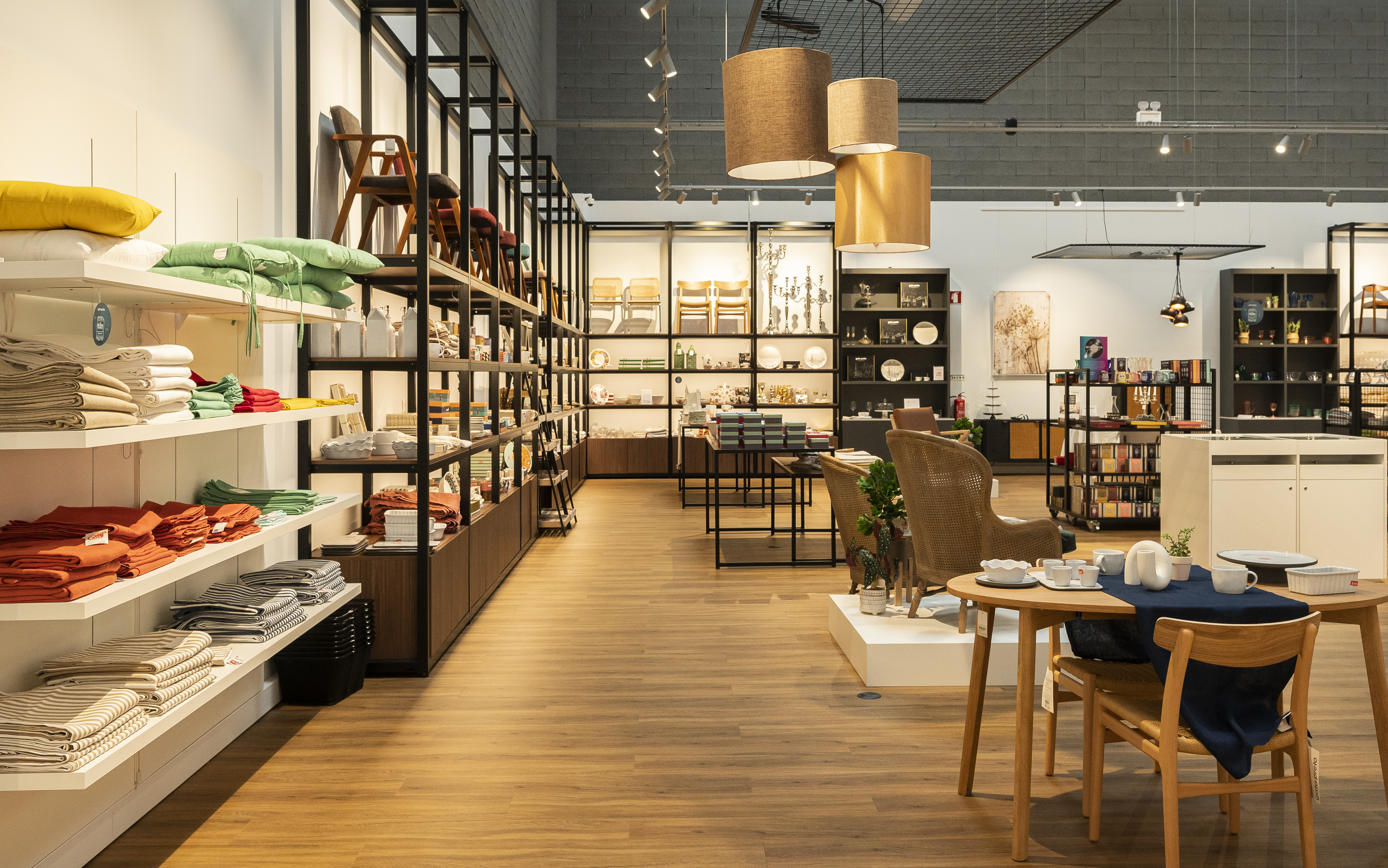 Flagship store de Gato Preto en Vila do Conde, Oporto. Fotografía cedida por Gerflor