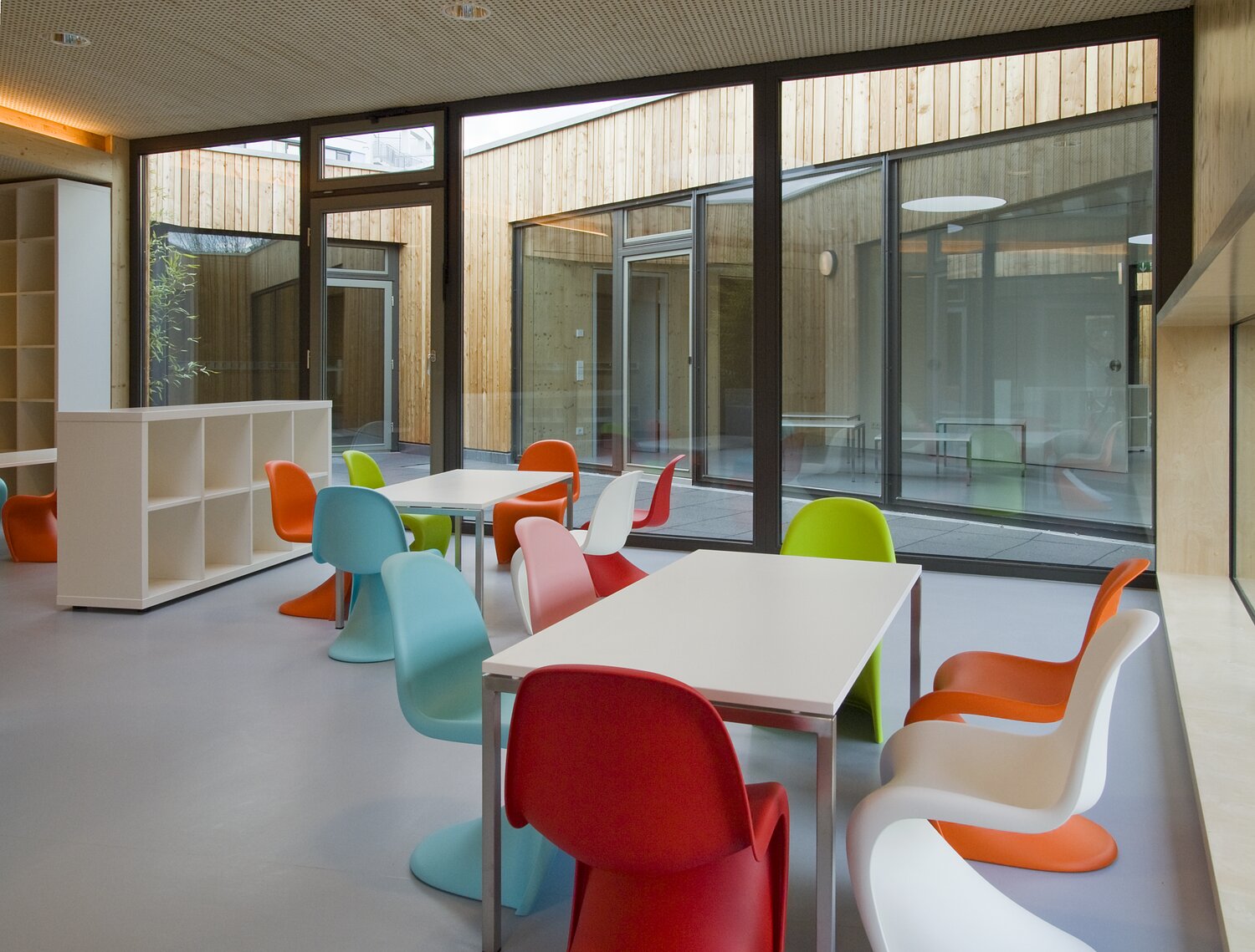 suelo vinilico adhesivo