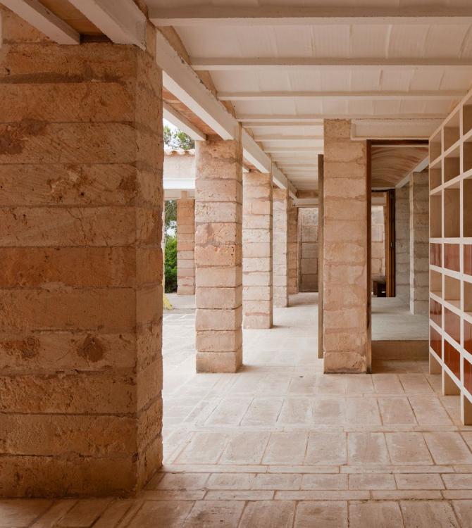 Interior de Can Lis. Jorn Utzon. Fotografía de Torben Skerod, propiedad de The Utzon Foundation.