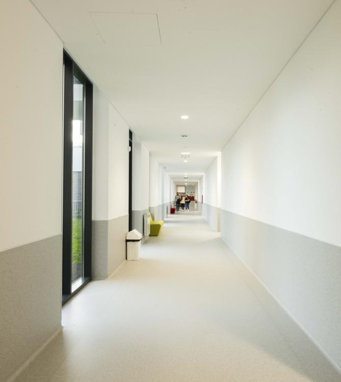 Universidade Lusíada de Oporto. Fotografía cedida por Gerflor.