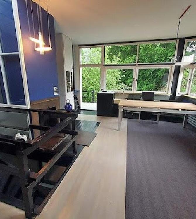 Interior del piso superior de la Casa Schröder. Gerrit Rietveld. Fotografía de Oliver Mal