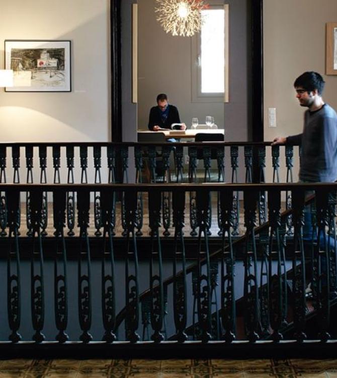 Parte del equipo de Lagranja design en su estudio de Barcelona.