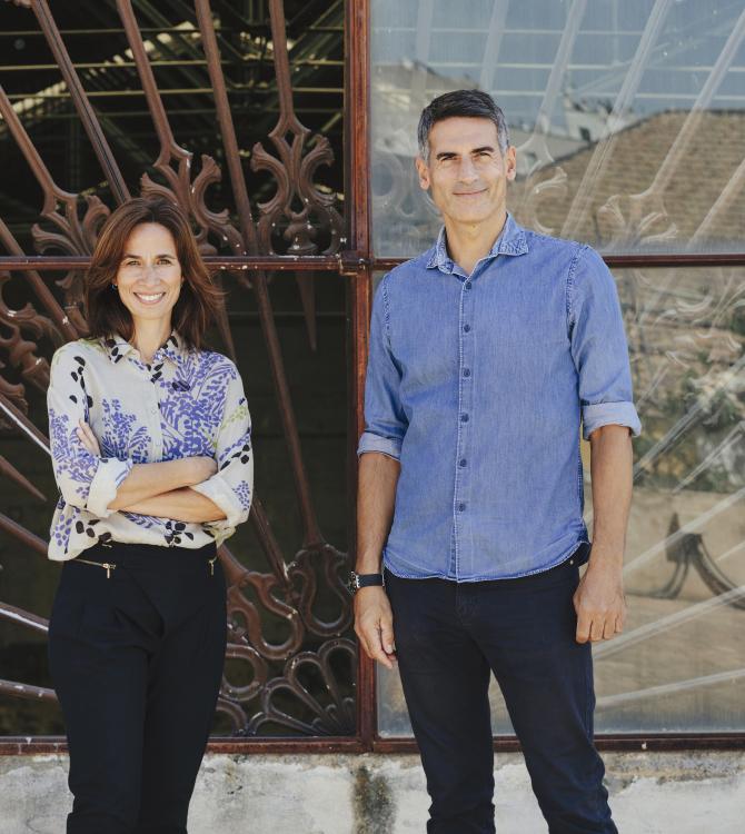 María González y Juanjo López de la Cruz, fundadores del estudio de arquitectura Sol89. Fotografía cedida por Sol89.
