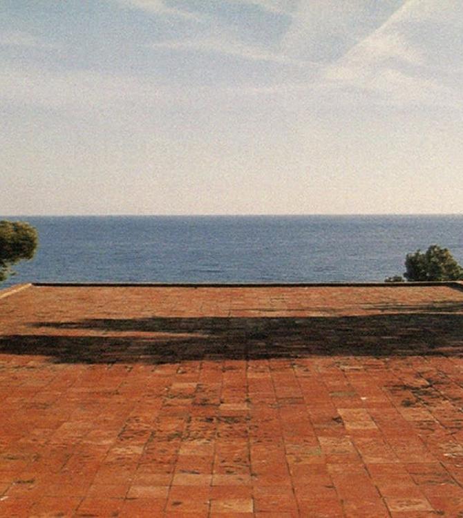 Solarium sobre la cubierta de la Casa Malaparte. Proyecto de Adalberto Libera.