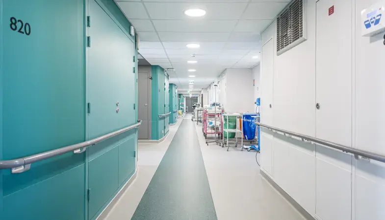 flooring-corridor-hospital-gerflor
